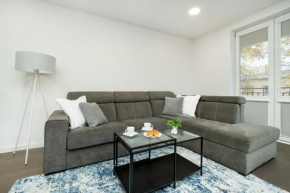 Modern Apartment with SmartTV & WiFi by Noclegi Renters